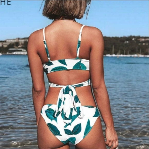 Cupshe leaf bikini set - Picture 2 of 2